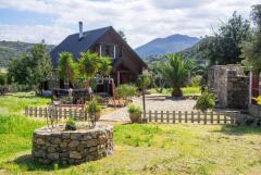 Beautiful Custom-built Scandinavian log cabin in Crete