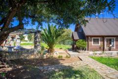 Beautiful Custom-built Scandinavian log cabin in Crete