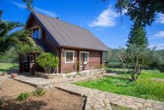 Beautiful Custom-built Scandinavian log cabin in Crete