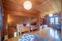 Beautiful Custom-built Scandinavian log cabin in Crete