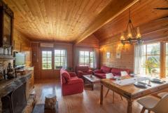Beautiful Custom-built Scandinavian log cabin in Crete