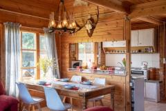Beautiful Custom-built Scandinavian log cabin in Crete