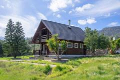 Beautiful Custom-built Scandinavian log cabin in Crete
