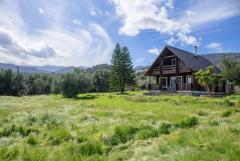 Beautiful Custom-built Scandinavian log cabin in Crete