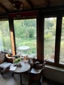 Semi-detached , partially renovated cottage, with garden and bodegas