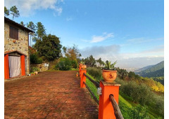 Beautiful farmhouse in the hills, Tuscany