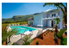 Newly built detached villa with private pool