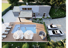 Beautiful detached villa with private pool