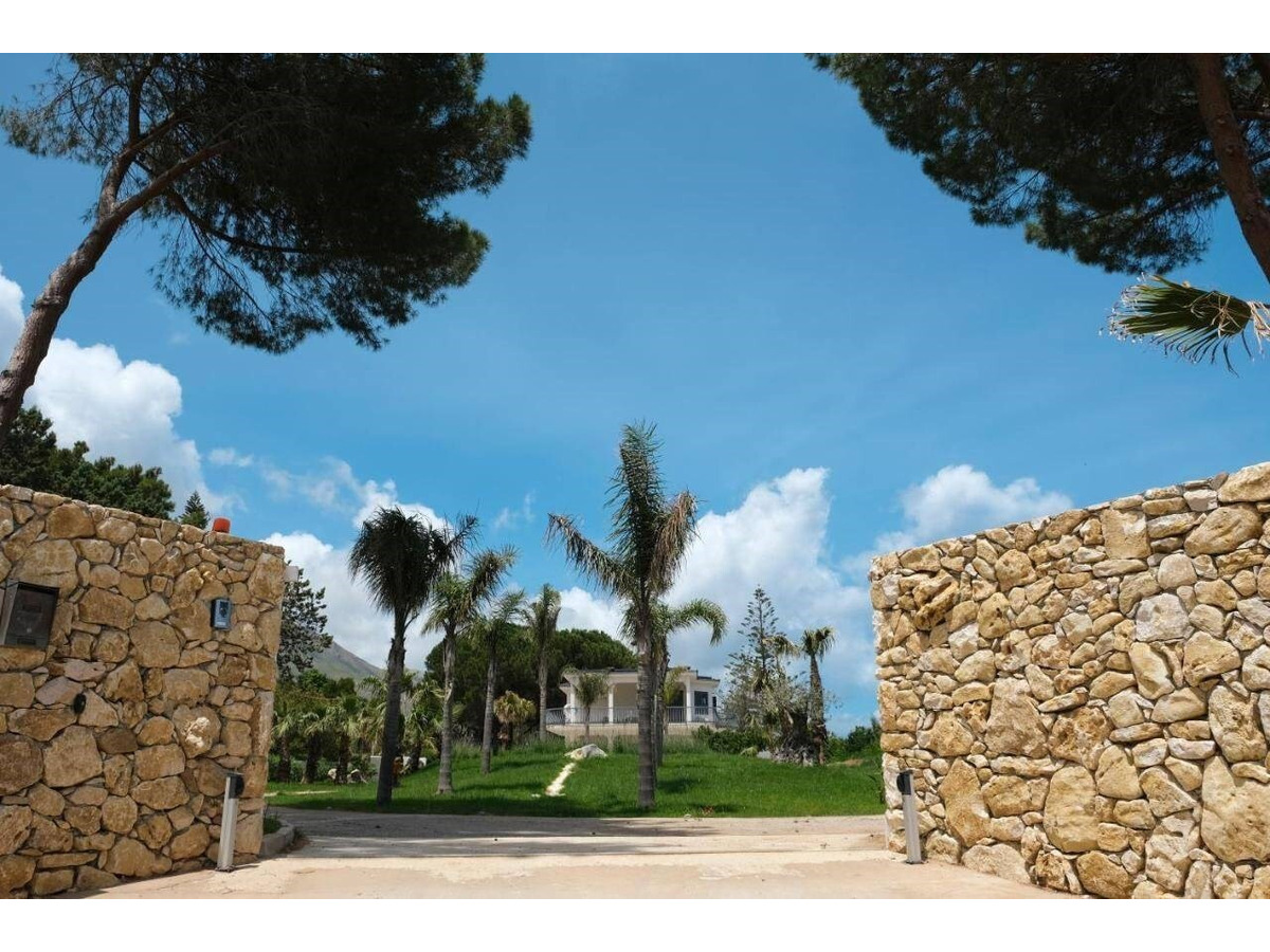 Wonderful Villa With Pool Castellammare del Golfo » Property Sales,Rent