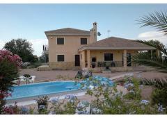 Country house with B&B and swimmingpool Almoradi
