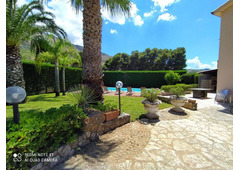 Splendid Villa with Pool and Garden