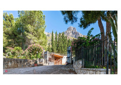 Beautiful Villa with amazing Mountain and Sea View