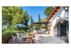 Beautiful Villa with amazing Mountain and Sea View