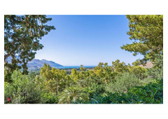 Beautiful Villa with amazing Mountain and Sea View