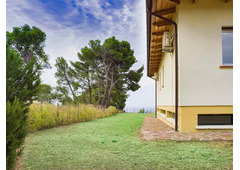 Villa with garden and super sea view