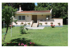 Villa with swimming pool. in a quiet location