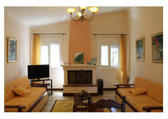 Villa with swimming pool. in a quiet location