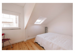 Bright 2-bedroom apartment for sale in Lisbon,  Rua Conde das Antas 74 2oD