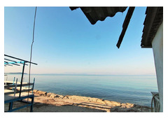 Two floors one 85,13 m2 and one of 138,01m2 infront of the sea