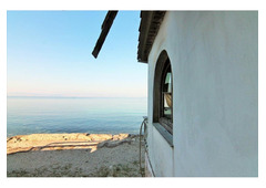 Two floors one 85,13 m2 and one of 138,01m2 infront of the sea