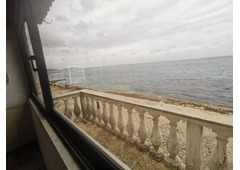 Two floors one 85,13 m2 and one of 138,01m2 infront of the sea