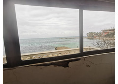 Two floors one 85,13 m2 and one of 138,01m2 infront of the sea