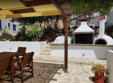 Villa view of the the sea and mountain in Crete for sale