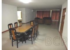 Baan Prompong: 3 BR + 4 Baths, 198 Sq.m, 6th fl for Rent