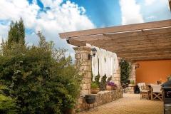 Mediterranean villa with swimming pool just 40 klm from Athens