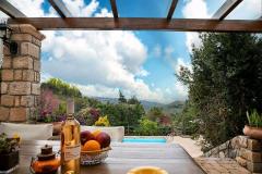 Mediterranean villa with swimming pool just 40 klm from Athens