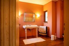 Mediterranean villa with swimming pool just 40 klm from Athens