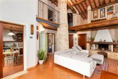 Completely renovated Tuscan style farmhouse Monteriggioni