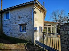 Pretty 3 bedroomed house in quiet hamlet near 86510 Brux in the Vienne