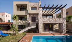 Wonderful villa with pool and with sea views in Crete for sale