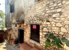 Two homes for the price of one for sale in Veroli, Lazio region.