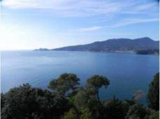 Detached villa on the most pristine cliff of the Tigullio Gulf, with private access to the sea