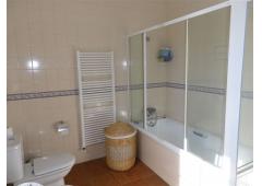 Recent 5 bedroom villa c, land of about 1.600m2 (approx. 0.39 acre).  Coimbrão. MR-1154