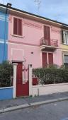 P4 TOWNHOUSE w/ private garden and car garage