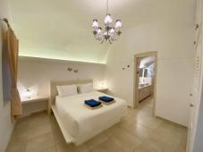For sale luxury villa in Santorini