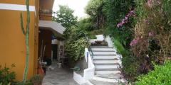 Penthouse with independent entrance, terrace on the floor and garden