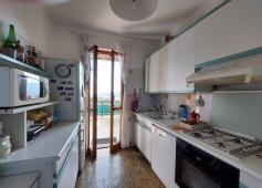Penthouse with independent entrance, terrace on the floor and garden