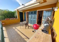 Penthouse with independent entrance, terrace on the floor and garden