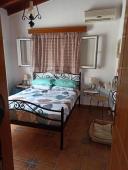 Mountain-side house with sea views + independent guest apartment