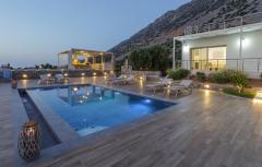 Luxury single-level villa  For Sale in Crete