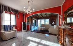 Villa with privare garden and small pool