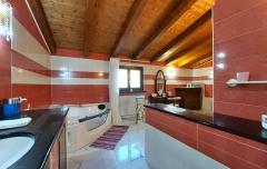 Villa with privare garden and small pool