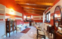 Villa with privare garden and small pool
