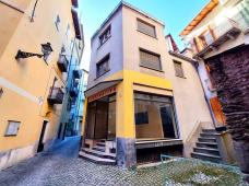 Entire building for sale, from foundation to roof in the town center of Ormea
