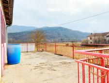 Small Piedmontese farmhouse with vegetable garden and large storage rooms