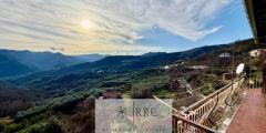 Semi-detached house with breathtaking views for sale in Aquila d’Arroscia